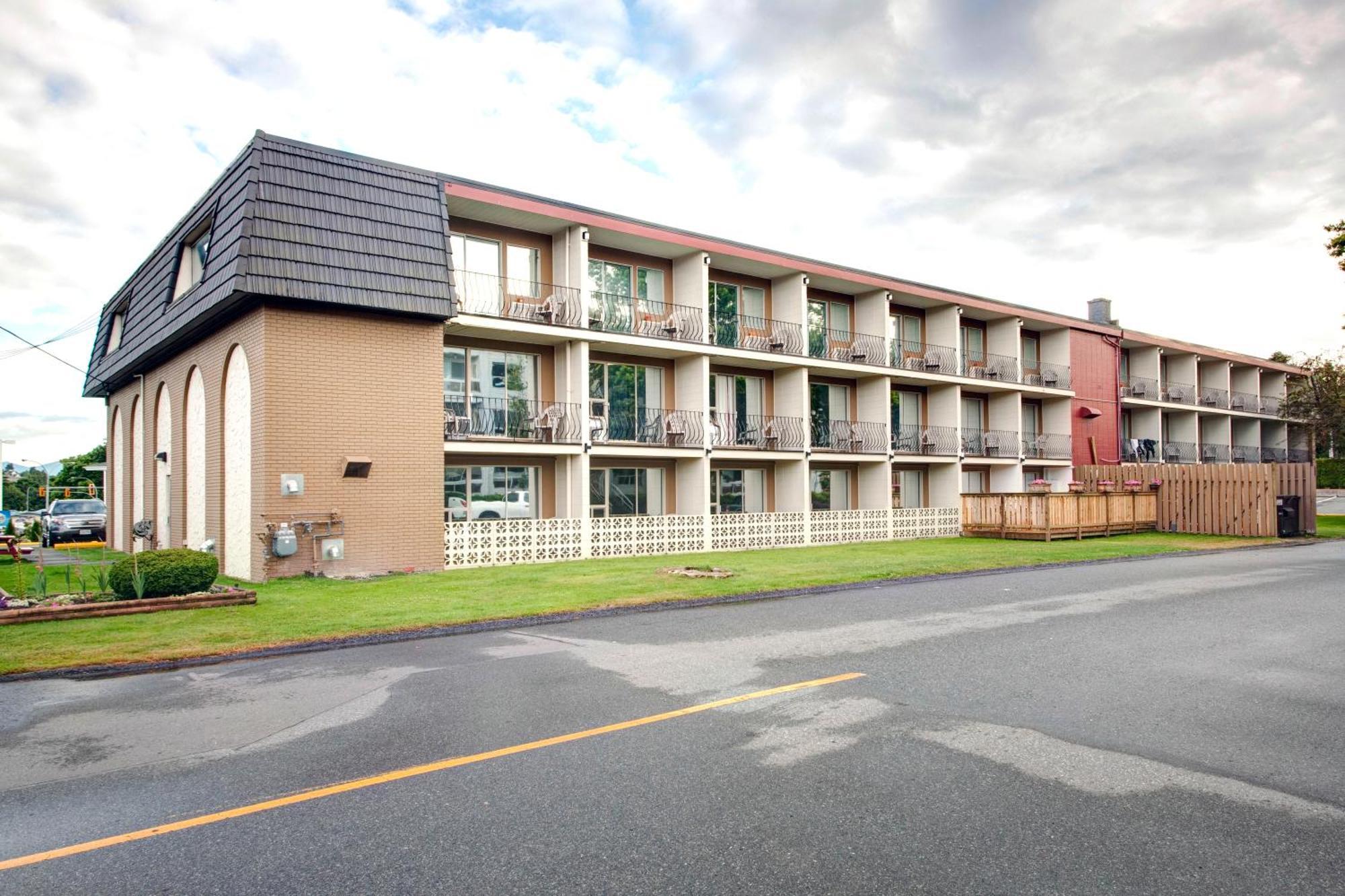 Travelodge By Wyndham Nanaimo Exterior photo